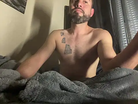 hotraillX online show from December 22, 2024, 8:27 am