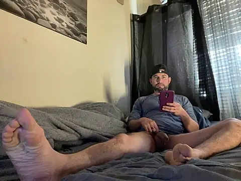 hotraillX online show from December 26, 2024, 7:05 pm