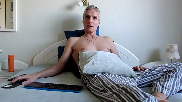 StrongBill online show from October 11, 2025, 6:45 am