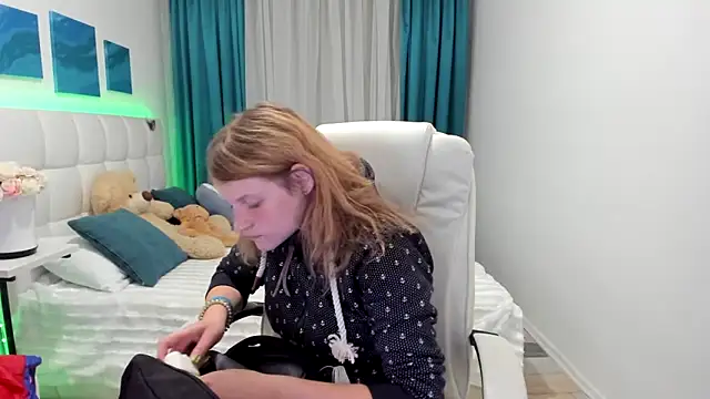 Kathlyn  Heath online show from October 10, 2025, 7:13 pm