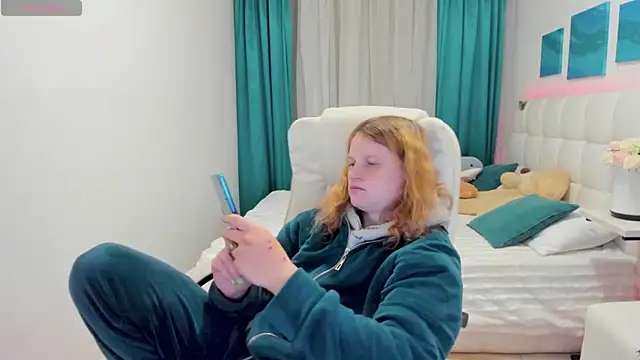 Kathlyn  Heath online show from October 25, 2025, 6:24 pm