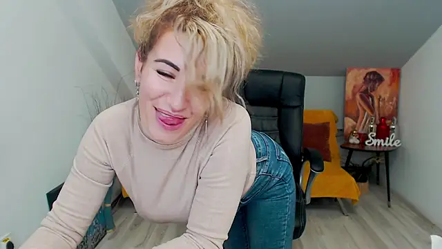 Snapshot of Cassandra_Hotty chatting on January 10, 2025, 3:58 pm Cassandra Hotty online show from January 10, 2025, 3:58 pm