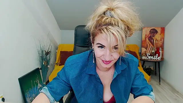 Snapshot of Cassandra_Hotty chatting on January 20, 2025, 10:51 am Cassandra Hotty online show from January 20, 2025, 10:51 am