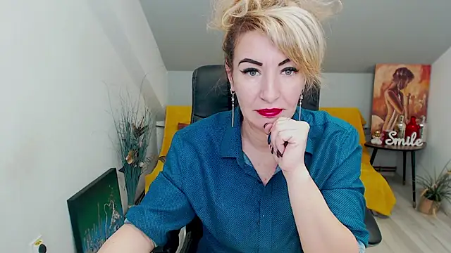 Snapshot of Cassandra_Hotty chatting on February 4, 2025, 4:26 am Cassandra Hotty online show from February 4, 2025, 4:26 am