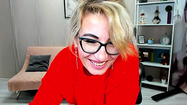 Snapshot of Cassandra_Hotty chatting on February 7, 2025, 11:01 am Cassandra Hotty online show from February 7, 2025, 11:01 am