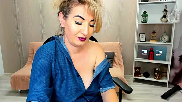 Snapshot of Cassandra_Hotty chatting on March 11, 2025, 7:26 am Cassandra Hotty online show from March 11, 2025, 7:26 am