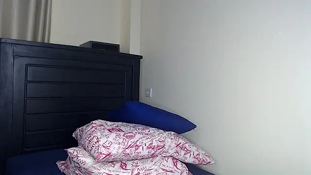 NIKKIE LOVE online show from January 8, 2026, 8:16 am