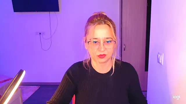 freyyamore1 online show from April 1, 2026, 4:37 pm