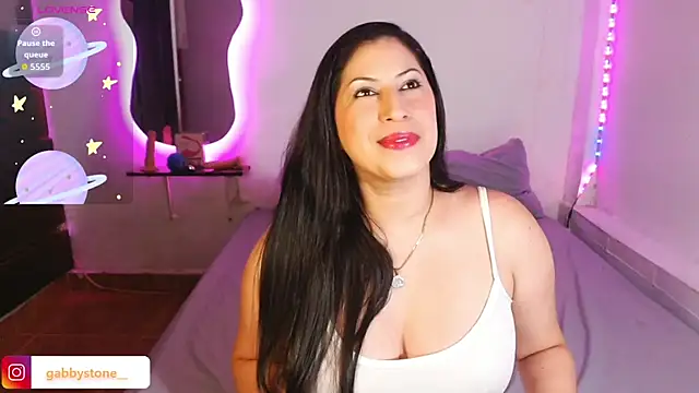 Gabby stone  online show from December 1, 2025, 11:32 pm