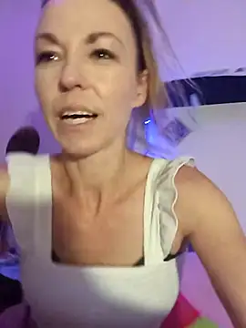 cammyquart online show from November 20, 2025, 5:07 am