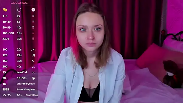 Snapshot of Linda_Bryant chatting on December 8, 2024, 12:40 am Linda Bryant online show from December 8, 2024, 12:40 am