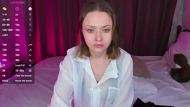 Snapshot of Linda_Bryant chatting on February 15, 2025, 11:36 pm Linda Bryant online show from February 15, 2025, 11:36 pm