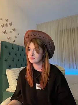 Snapshot of _Chlo__e chatting on February 14, 2025, 4:26 am Chlo e online show from February 14, 2025, 4:26 am