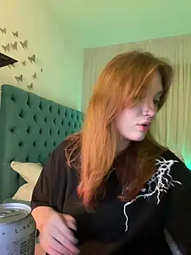 Snapshot of _Chlo__e chatting on February 19, 2025, 9:36 pm Chlo e online show from February 19, 2025, 9:36 pm