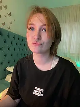 Snapshot of _Chlo__e chatting on March 1, 2025, 5:42 am Chlo e online show from March 1, 2025, 5:42 am