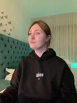 Snapshot of _Chlo__e chatting on March 3, 2025, 4:25 am Chlo e online show from March 3, 2025, 4:25 am