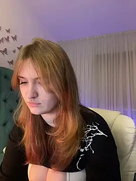 Snapshot of _Chlo__e chatting on March 10, 2025, 2:39 am Chlo e online show from March 10, 2025, 2:39 am