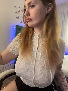 Snapshot of _Chlo__e chatting on September 17, 2025, 10:17 am Chlo e online show from September 17, 2025, 10:17 am