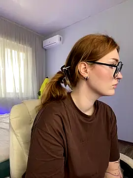 Snapshot of _Chlo__e chatting on October 3, 2025, 10:56 am Chlo e online show from October 3, 2025, 10:56 am