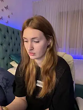 Snapshot of _Chlo__e chatting on October 10, 2025, 9:14 pm Chlo e online show from October 10, 2025, 9:14 pm