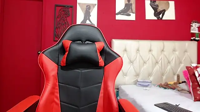 Snapshot of Rebecca_Milf chatting on December 14, 2025, 12:10 pm Rebecca Milf online show from December 14, 2025, 12:10 pm