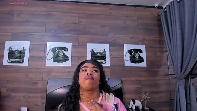 Snapshot of Briana_Wells_ chatting on July 11, 2026, 12:30 pm Briana Wells online show from July 11, 2026, 12:30 pm