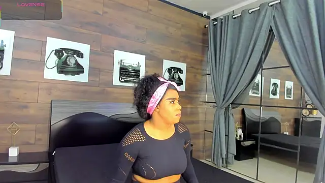 Snapshot of Briana_Wells_ chatting on July 12, 2026, 12:29 pm Briana Wells online show from July 12, 2026, 12:29 pm