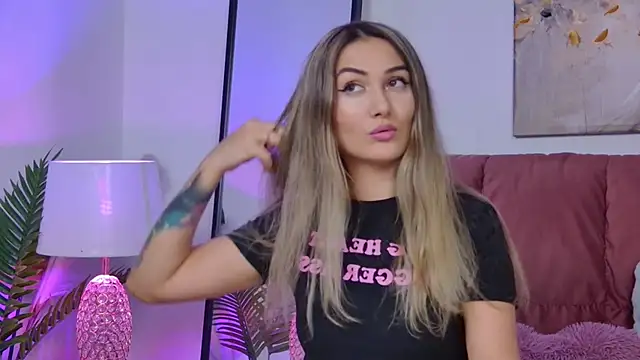 Snapshot of NicolLopeze chatting on October 10, 2025, 4:06 pm NicolLopeze online show from October 10, 2025, 4:06 pm