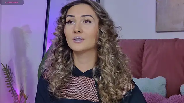 Snapshot of NicolLopeze chatting on November 7, 2025, 9:09 am NicolLopeze online show from November 7, 2025, 9:09 am