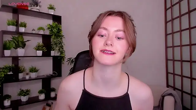 KateCuddle online show from March 27, 2026, 2:06 am