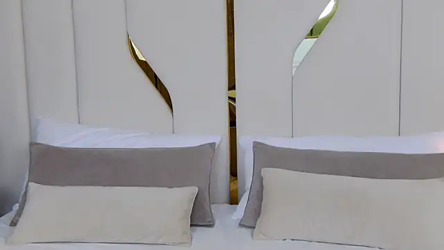 Snapshot of Betty_Bridge chatting on December 17, 2025, 9:15 am Betty Bridge online show from December 17, 2025, 9:15 am