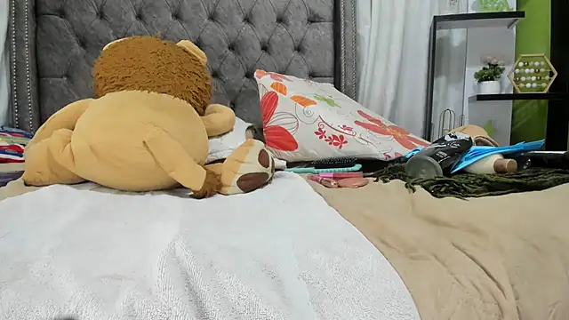 Snapshot of SHARICK_GRECO chatting on April 10, 2026, 12:43 pm SHARICK GRECO online show from April 10, 2026, 12:43 pm