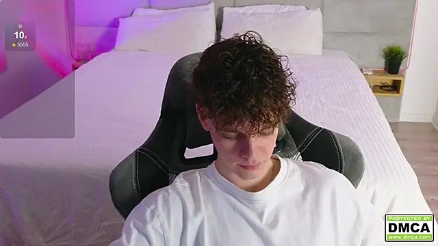 cute thomas online show from January 24, 2025, 7:07 pm