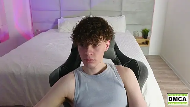 cute thomas online show from March 14, 2025, 9:10 pm