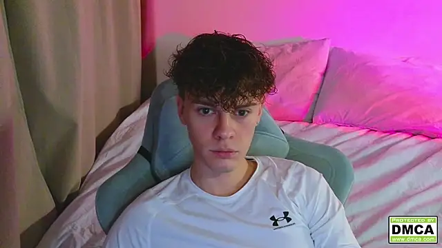 cute thomas online show from November 17, 2025, 2:56 pm