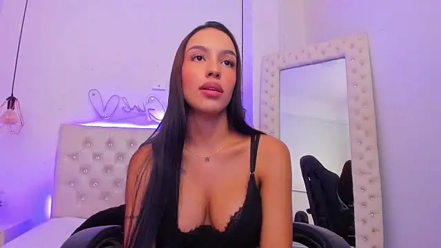 xiomara  cortes online show from March 14, 2025, 10:16 pm