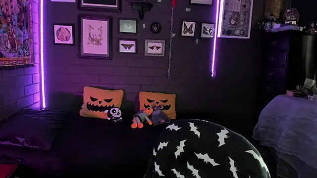 insania 9999  online show from October 30, 2025, 5:35 pm