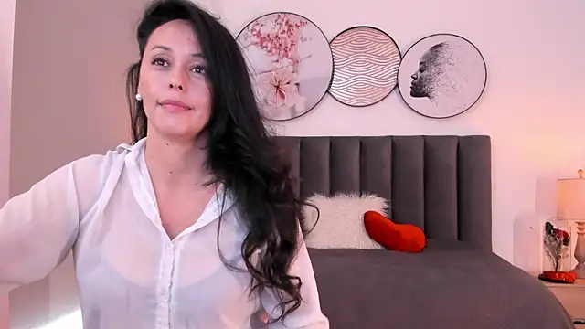 Snapshot of SaharaGarcia__ chatting on February 12, 2026, 6:58 pm SaharaGarcia online show from February 12, 2026, 6:58 pm