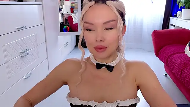 Snapshot of WhiteBunny chatting on February 8, 2026, 7:12 am WhiteBunny online show from February 8, 2026, 7:12 am