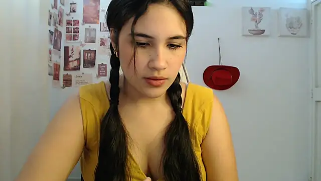 Snapshot of InocentHeaven1 chatting on July 15, 2026, 12:43 pm InocentHeaven1 online show from July 15, 2026, 12:43 pm