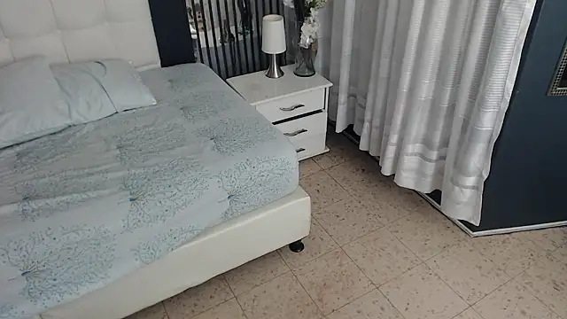 LiaVillalobos online show from February 13, 2026, 12:56 pm