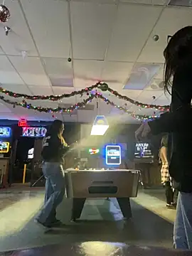 Snapshot of LeaGambit__ chatting on December 20, 2024, 6:08 am LeaGambit online show from December 20, 2024, 6:08 am