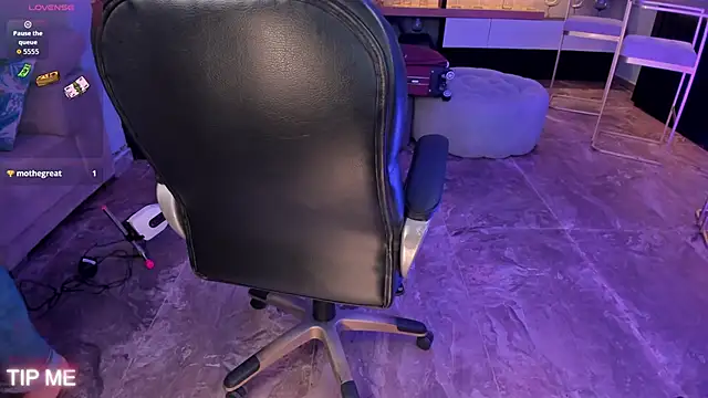 SophieBarnett online show from February 12, 2026, 12:05 am