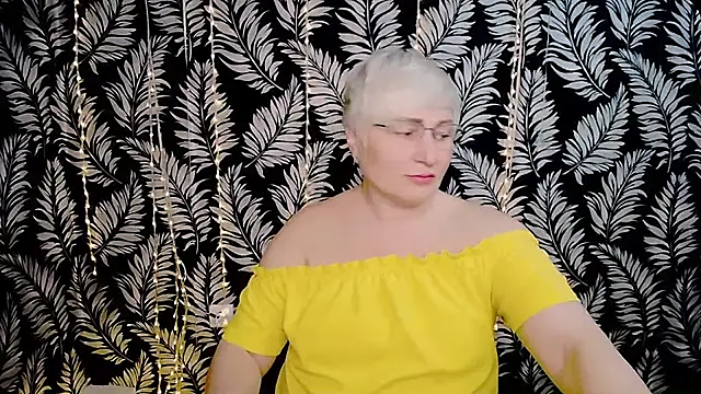 Snapshot of Olivia_playful chatting on April 19, 2026, 10:25 am Olivia playful online show from April 19, 2026, 10:25 am