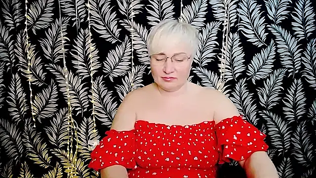 Snapshot of Olivia_playful chatting on May 3, 2026, 10:32 am Olivia playful online show from May 3, 2026, 10:32 am
