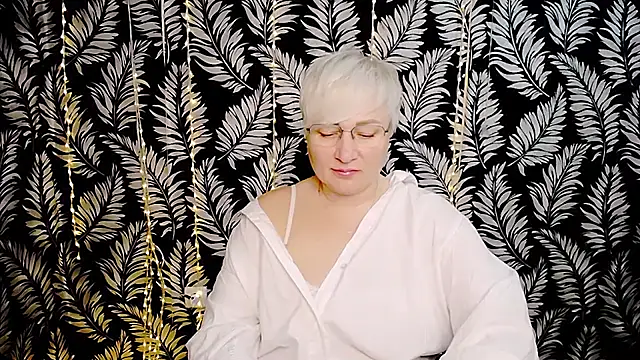 Snapshot of Olivia_playful chatting on May 15, 2026, 10:22 am Olivia playful online show from May 15, 2026, 10:22 am