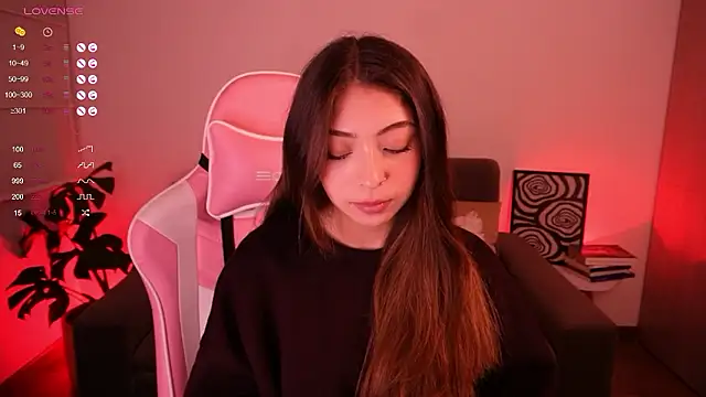 Snapshot of annie24_evans chatting on December 3, 2024, 4:14 am annie24 evans online show from December 3, 2024, 4:14 am