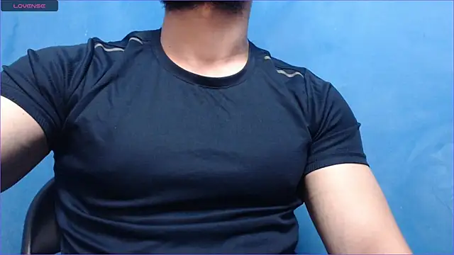 Snapshot of alex_blu chatting on October 17, 2025, 9:45 am alex blu online show from October 17, 2025, 9:45 am