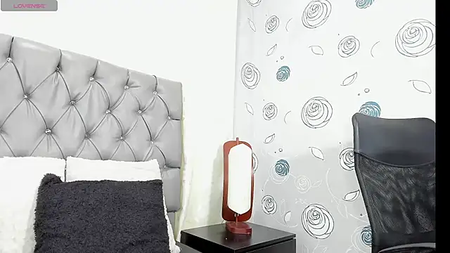 Snapshot of luna_evaa chatting on October 10, 2025, 2:27 pm luna evaa online show from October 10, 2025, 2:27 pm