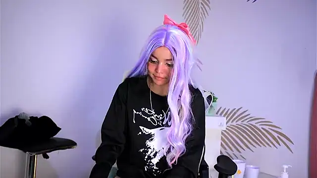 dianebleu online show from February 18, 2025, 9:54 am